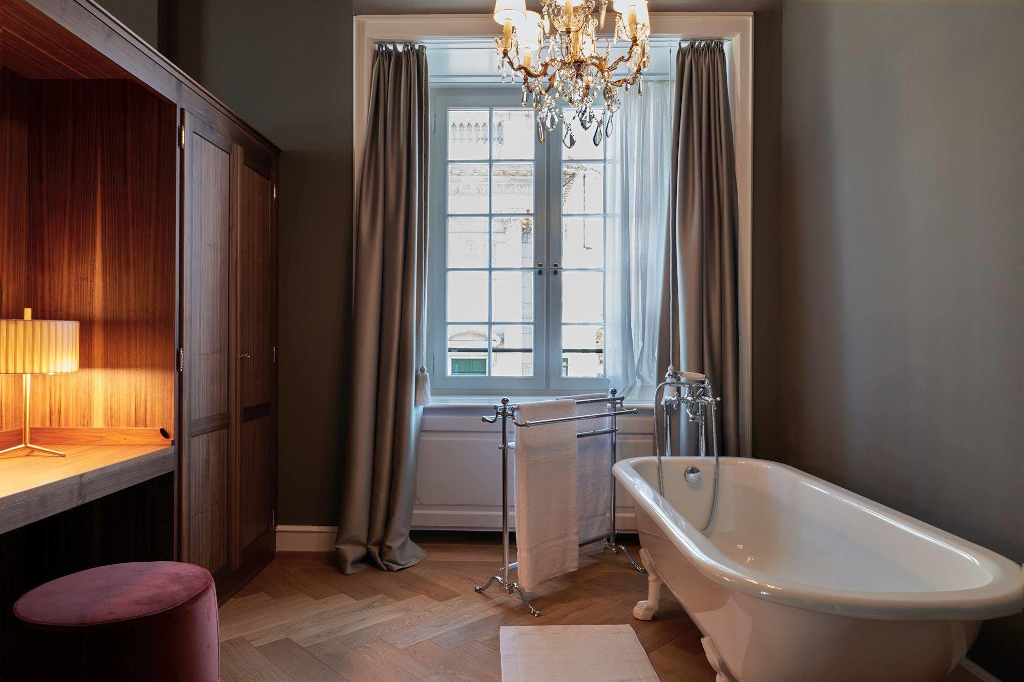 Boutique Hotel La Couronne Solothurn Bagian luar foto